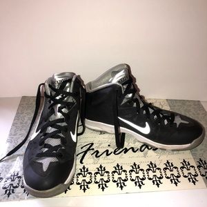 nike youth basketball shoes